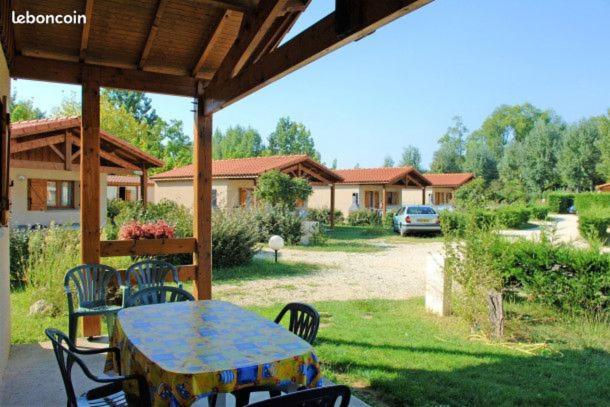 Estang Camping Les Lacs De Courtes酒店 外观 照片