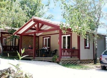 Estang Camping Les Lacs De Courtes酒店 外观 照片