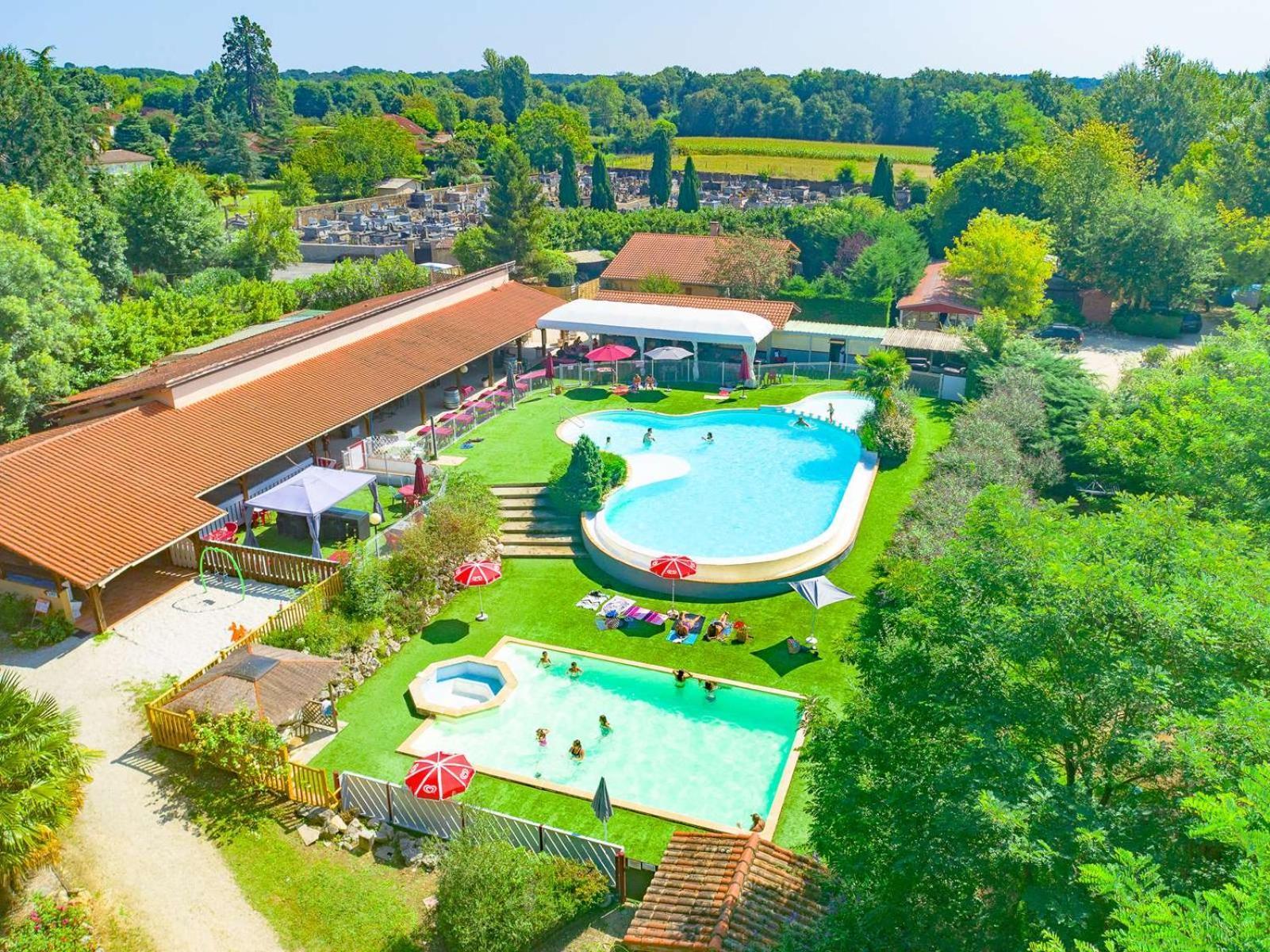 Estang Camping Les Lacs De Courtes酒店 外观 照片